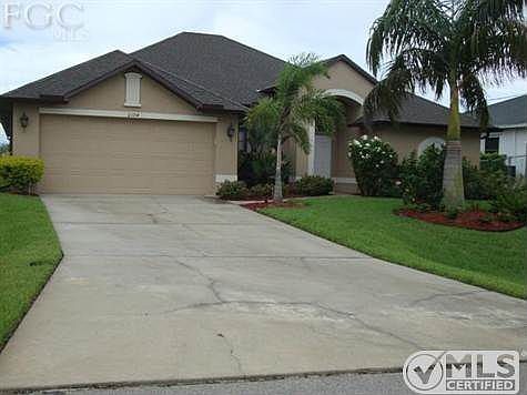 1st image of 2104 SW 40th Ter