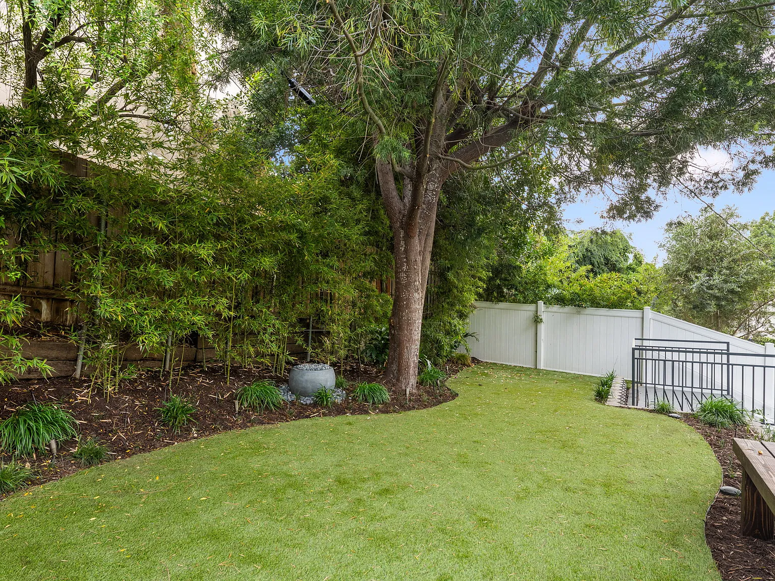 3 bed, 2150 sqft, $8,200 — Photo 3