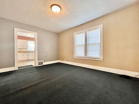 4th image of 917 Amity Ave