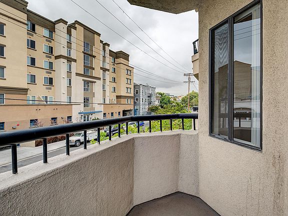 5th image of 2935 Francis Ave #101