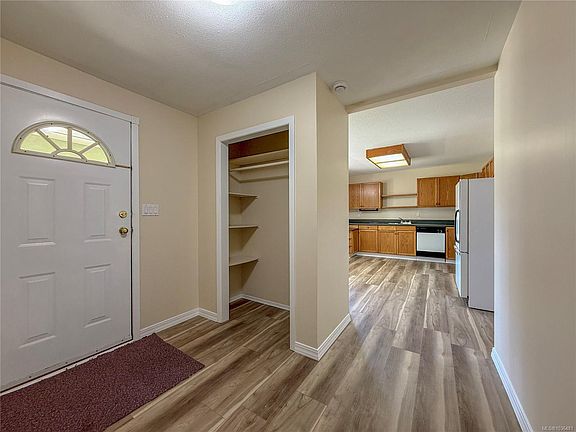 5th image of 2714 Vallejo Rd