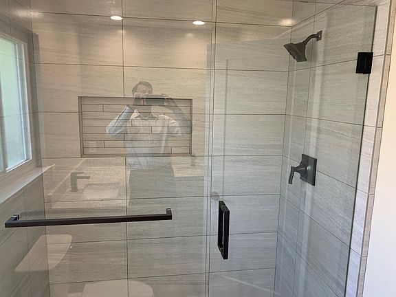 5th image of 4051 Barrymore Dr