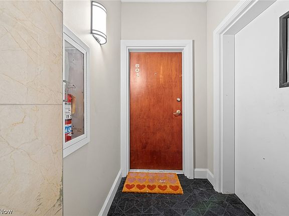 3rd image of 1237 Washington Ave APT 601
