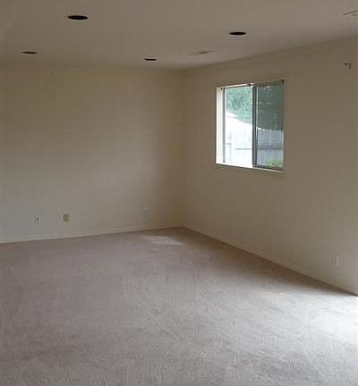 4th image of 2501 112th Dr NE