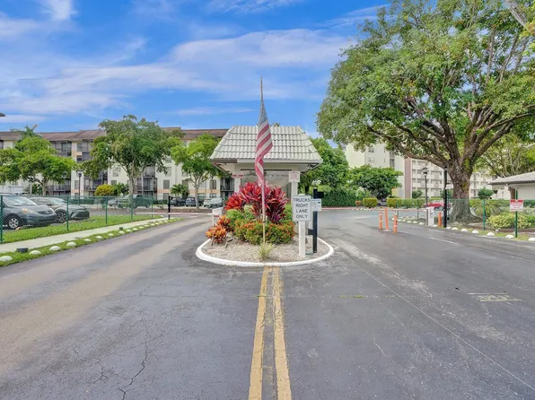 5860 NW 44th Street #314, Lauderhill, FL 33319