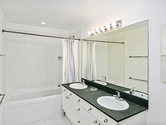 3rd image of 1546 N Orleans St APT 503