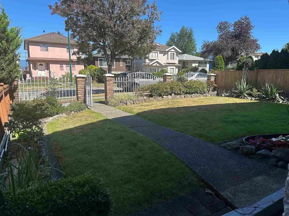 3126 E 20th Ave, Vancouver, BC V5M 2V5