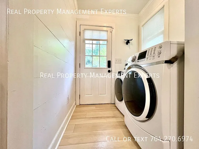 2710 Kendrick Ave — Photo 15