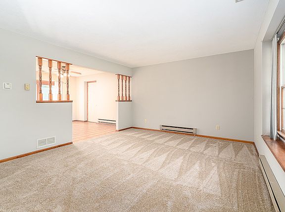 3rd image of 36203 Irish Ln