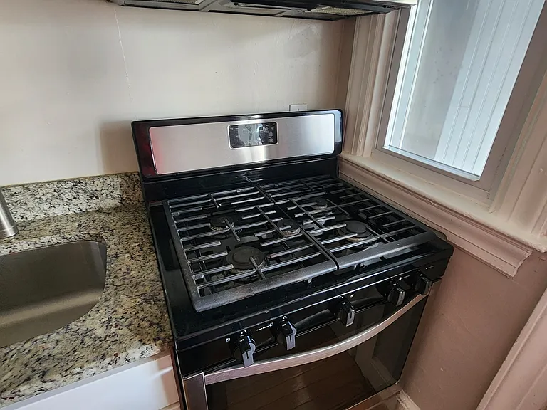 1-2105 Mount Vernon Ave #1 — Photo 14