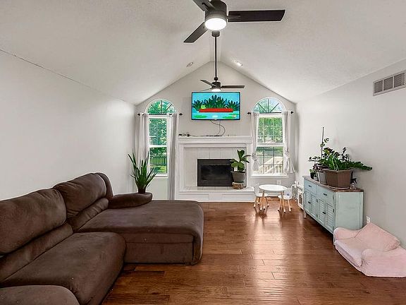 4th image of 2125 SE 6th Ter