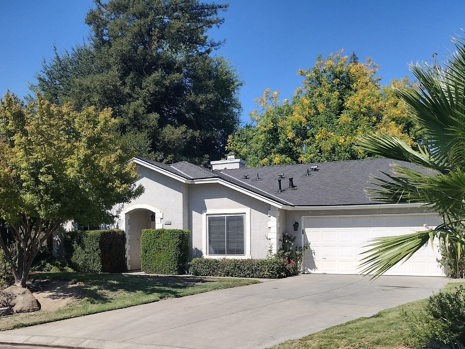 3 bed, 1353 sqft, $2,495 — Photo 1