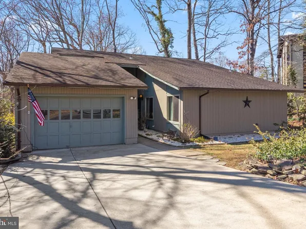 2617 Woodfern Ct, Woodbridge, VA 22192