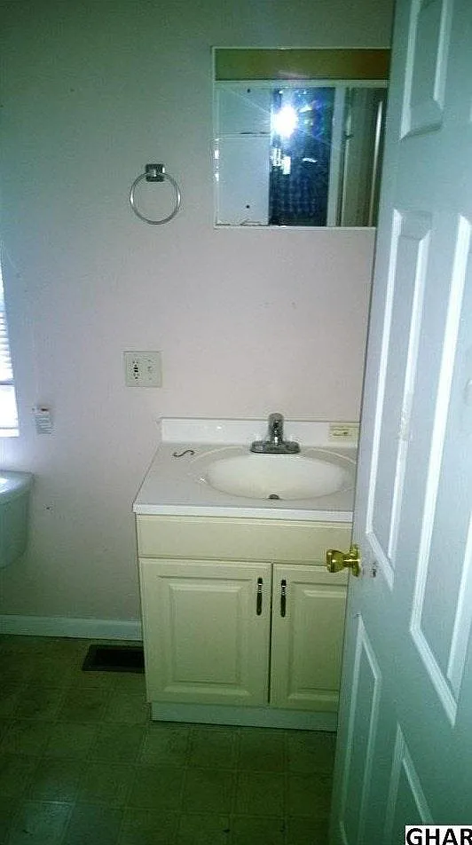 2 bed, 1650 sqft, $1,095 — Photo 3