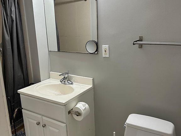 4th image of 1739 22nd Ave #A