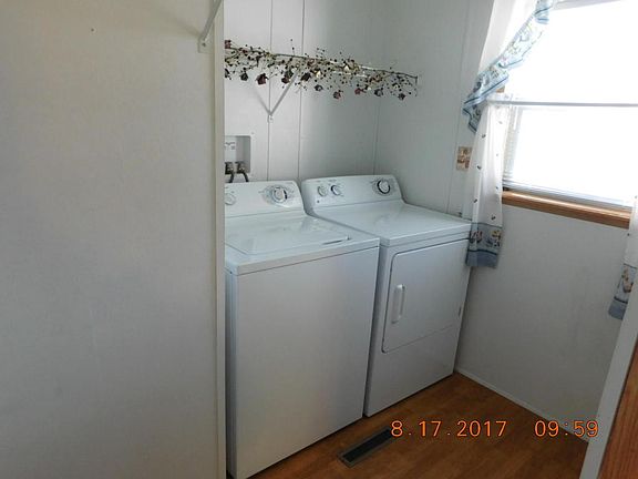 5th image of 10 Carol Ann Dr