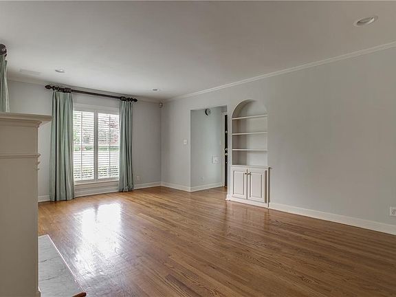 4th image of 5517 Collinwood Ave
