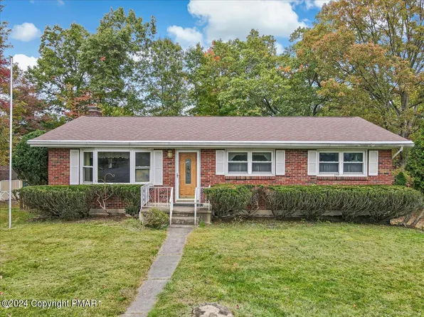 191 Mountain View Dr, Stroudsburg, PA 18360