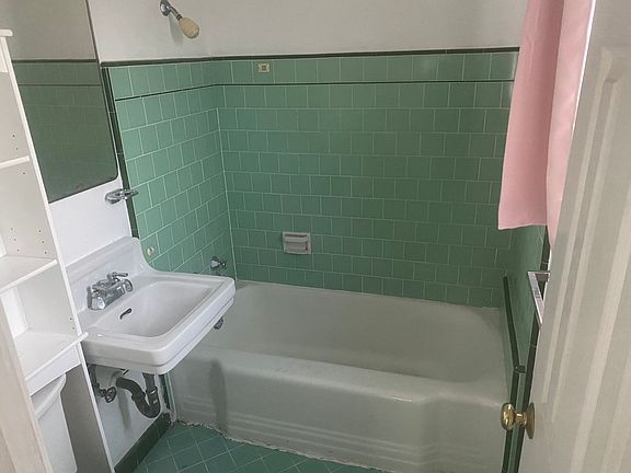 5th image of 2060 16th Ave #3