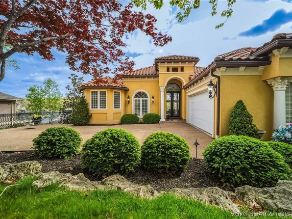 582 Brookhaven Ln, Sunrise Beach, MO 65079