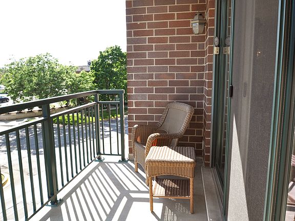 3rd image of 770 Pearson St #2-204