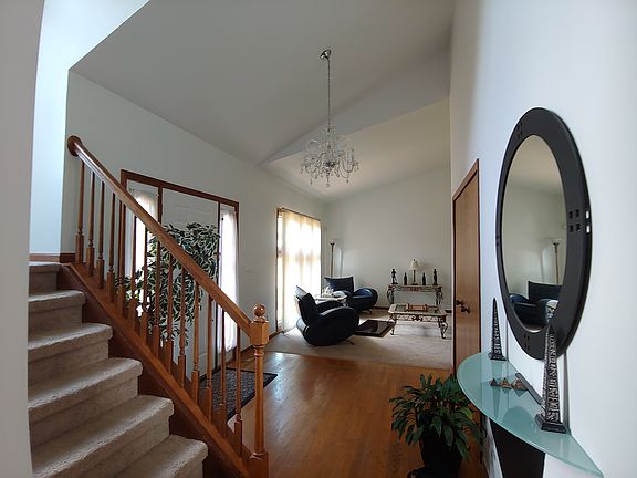 5th image of 4880 Pickford Dr