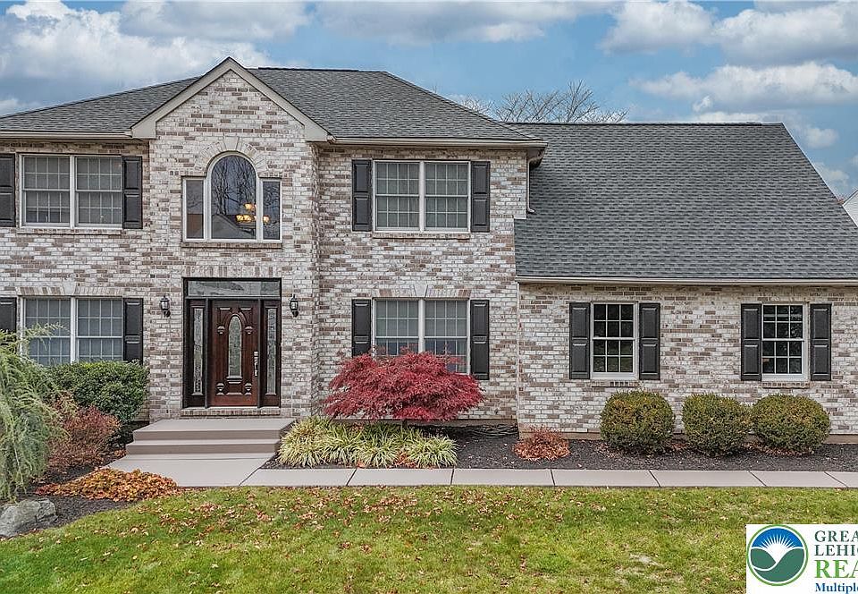 1st image of 2438 Blue Jay Dr