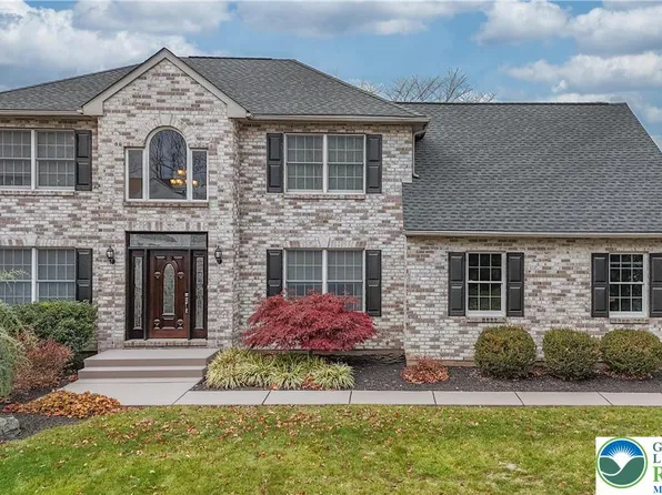 2438 Blue Jay Dr, Nazareth, PA 18064