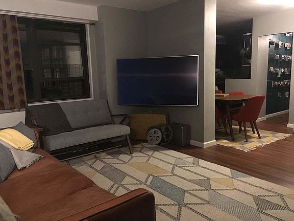 3rd image of 220 Montgomery St APT 13E