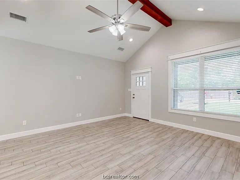 513 Kubin St — Photo 3