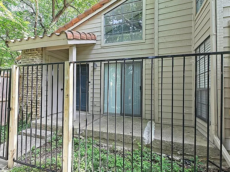 889 Dublin Dr #D — Photo 39