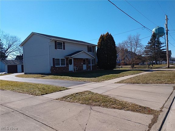 2nd image of 975 Center St #977