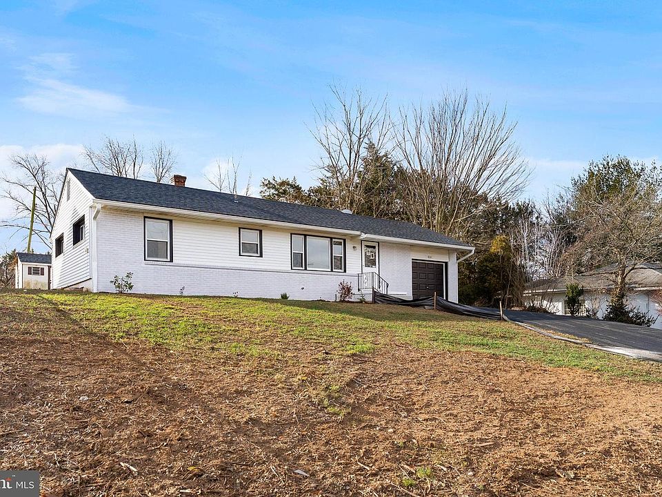 1st image of 404 Pearl St