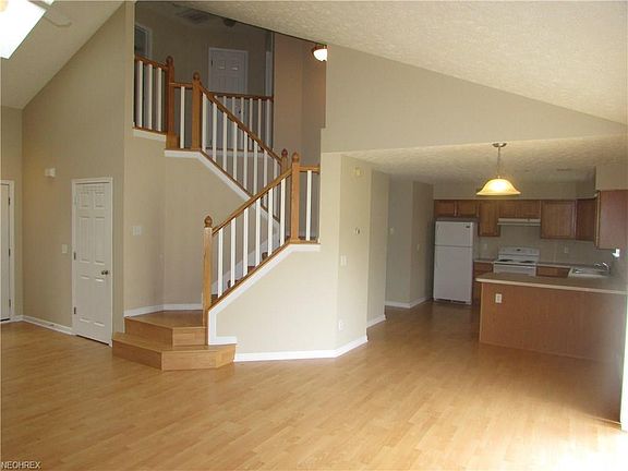 4th image of 4659 Creekside Dr