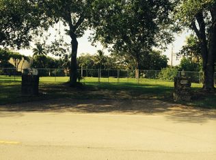 9370 SW 96th St, Miami, FL 33176