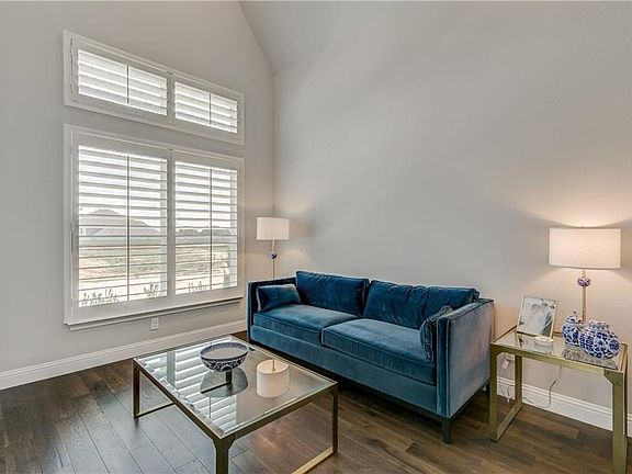 5th image of 516 Point Vista Dr