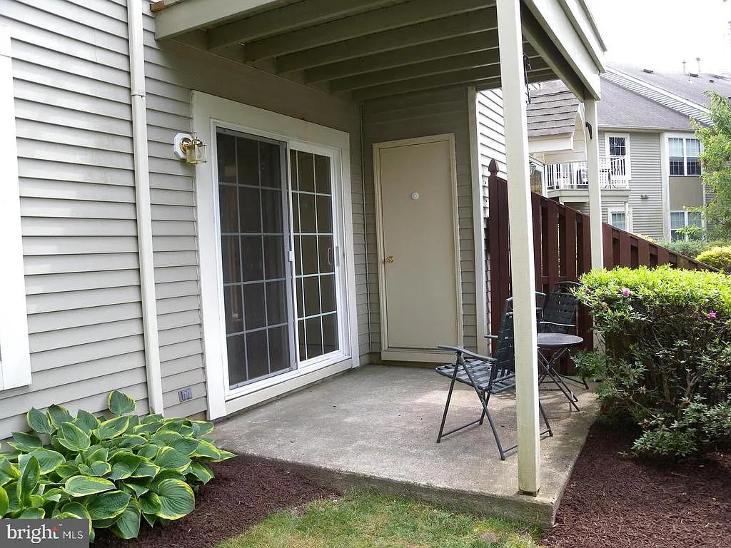 2 bed, 1.0 bath, 920 sqft, $2,100 — Photo 4
