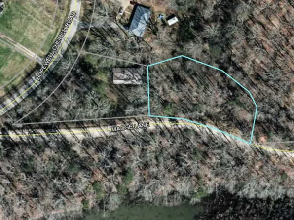 5221 Madge Ln, Gainesville, GA 30506