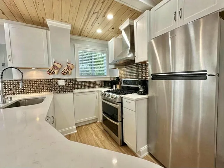 698 Forsyth St #2 — Photo 13