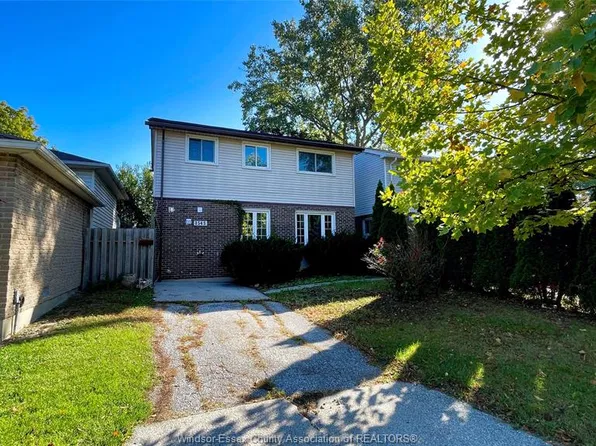 1545 Bayswater Cres, Windsor, ON N8S 4K5