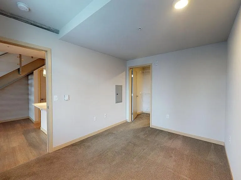 Zephyr Apartments — Photo 88