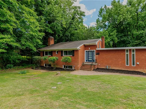 217 Pineridge Dr, High Pt, NC 27262