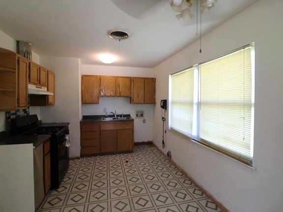 5th image of 35798 Highway 59 E