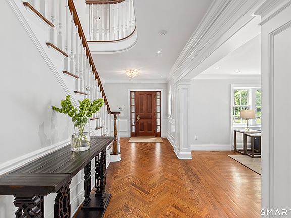 3rd image of 99 Hickok Road