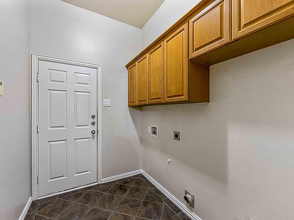 3rd image of 2609 Whitehill Dr