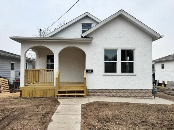 309 W 11th St, Muscatine, IA 52761