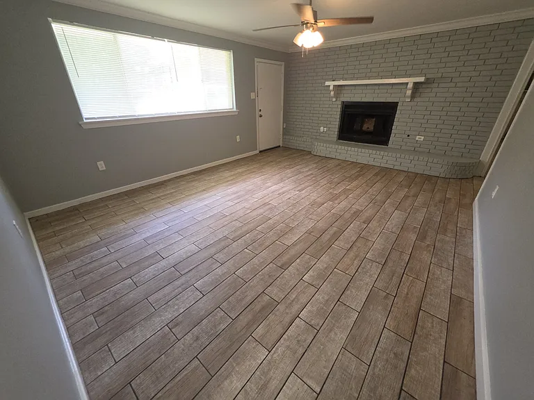 2409 N Day Dr — Photo 14