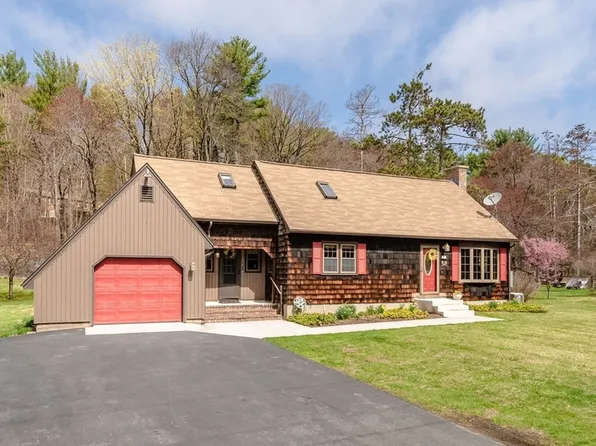 122 Metacomet St, Belchertown, MA 01007