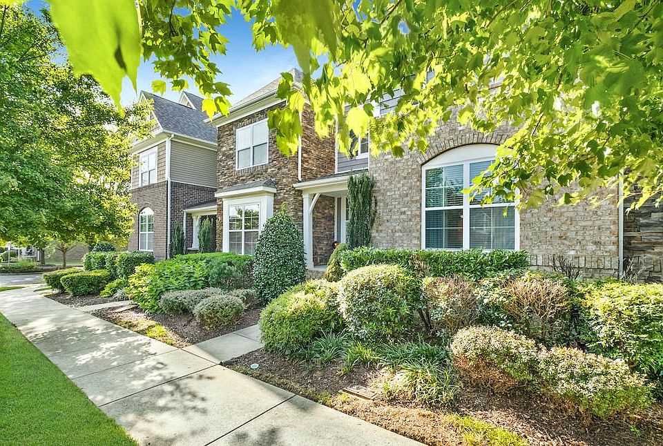 1st image of 1338 Riverbrook Dr