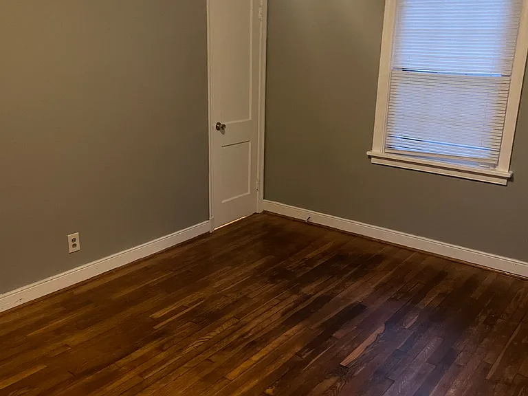 1423 Willis St — Photo 4